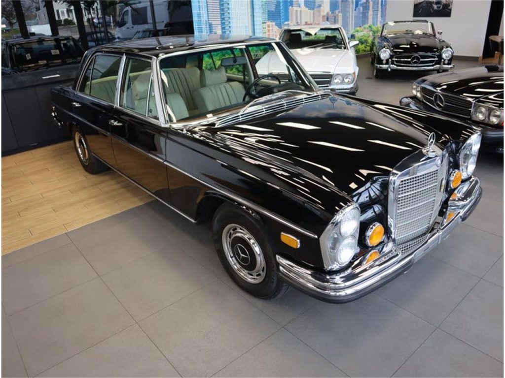 1971 Mercedes-Benz 300SEL — corporate car rental Seattle